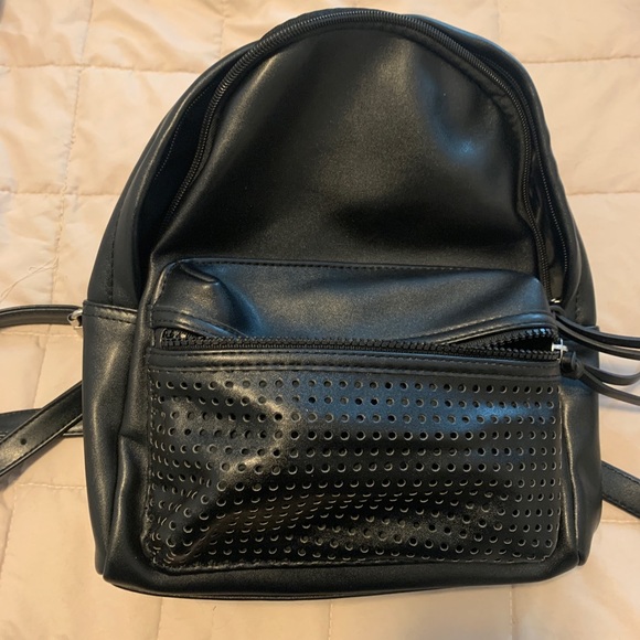 Black leather backpack - Picture 2 of 5